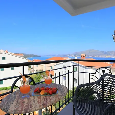 With A Parking Space Okrug Gornji, Ciovo - 19711