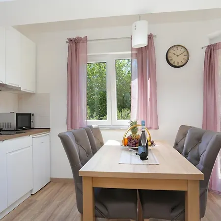 With A Parking Space Okrug Gornji, Ciovo - 19711 * Trogir