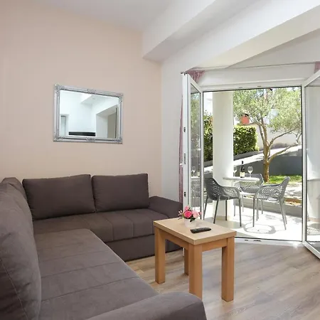 With A Parking Space Okrug Gornji, Ciovo - 19711