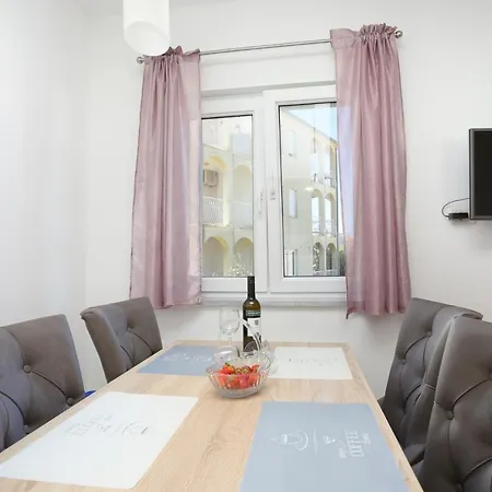 With A Parking Space Okrug Gornji, Ciovo - 19711