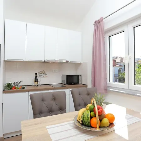 With A Parking Space Okrug Gornji, Ciovo - 19711